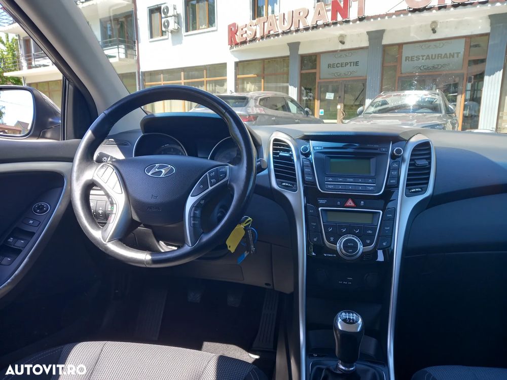 Hyundai i30 blue 1.6 CRDi Style - 5