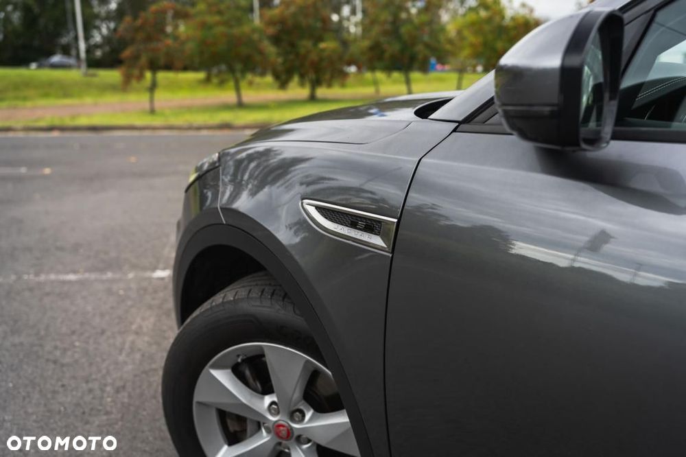 Jaguar E-Pace - 12
