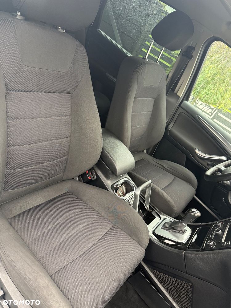 Ford S-Max - 12