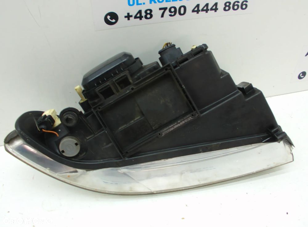 Audi A4 B5 lift Lampa Prawa Przód Reflektor - 5
