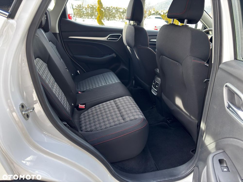 MG ZS Standard Luxury - 3