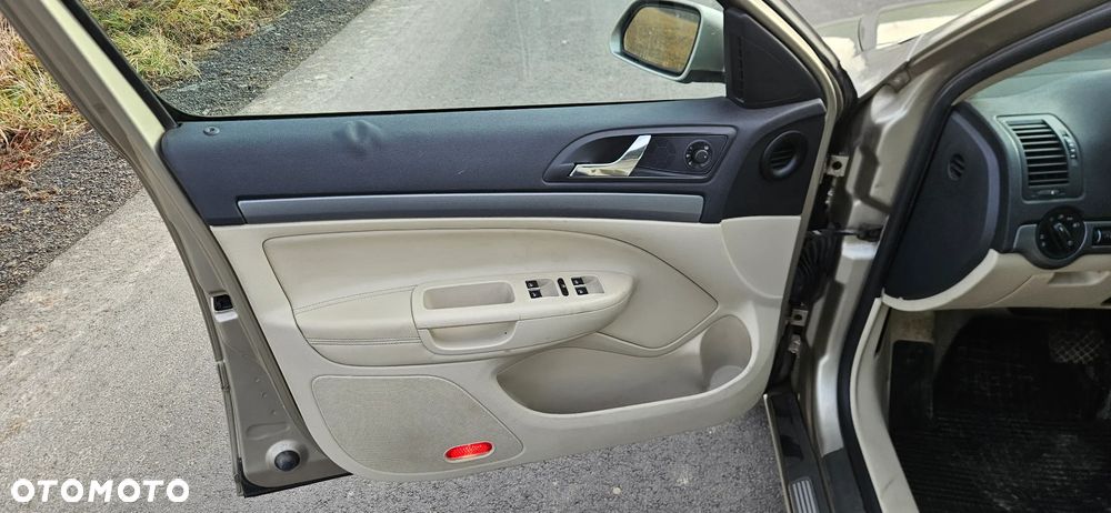 Skoda Octavia 2.0 FSI Automatik Laurin & Klement - 9