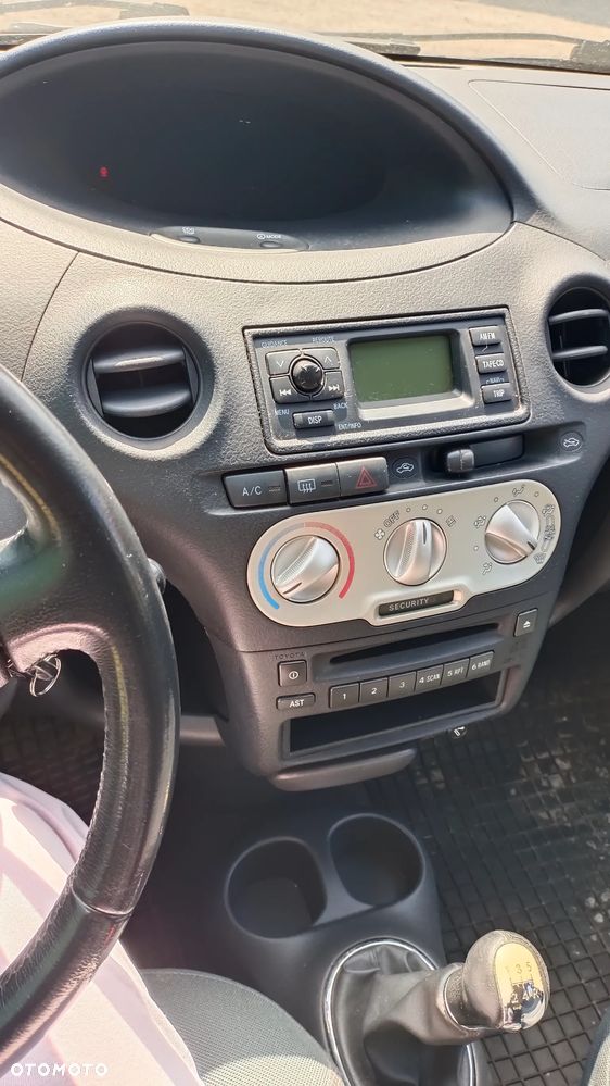 Toyota Yaris 1.3 Blue - 10