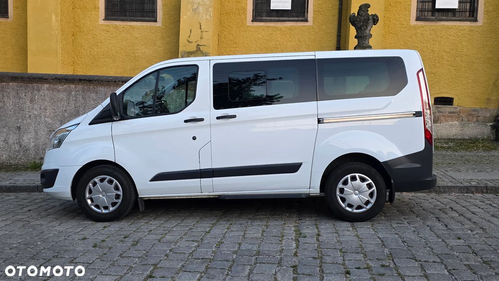 Ford Tourneo Custom - 8
