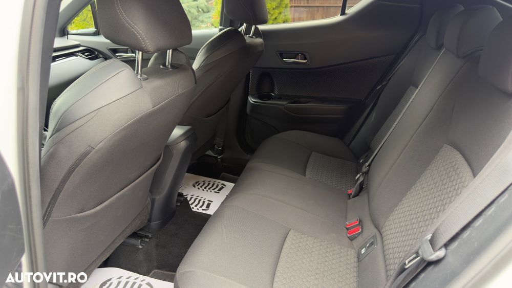 Toyota C-HR 2.0 Hybrid Team Deutschland - 11