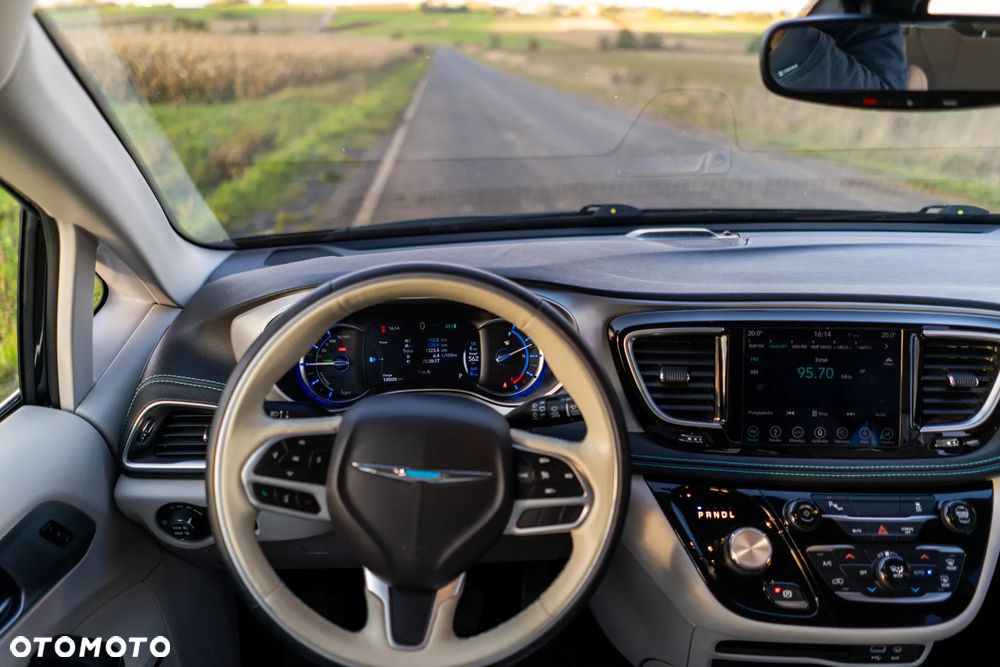 Chrysler Pacifica - 12