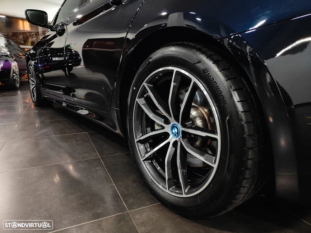 BMW 530 e Pack Desportivo M - 33