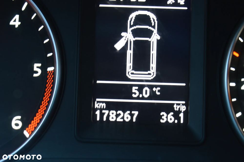 Volkswagen Touran 1.6 TDI DPF BlueMotion Technology Comfortline - 19