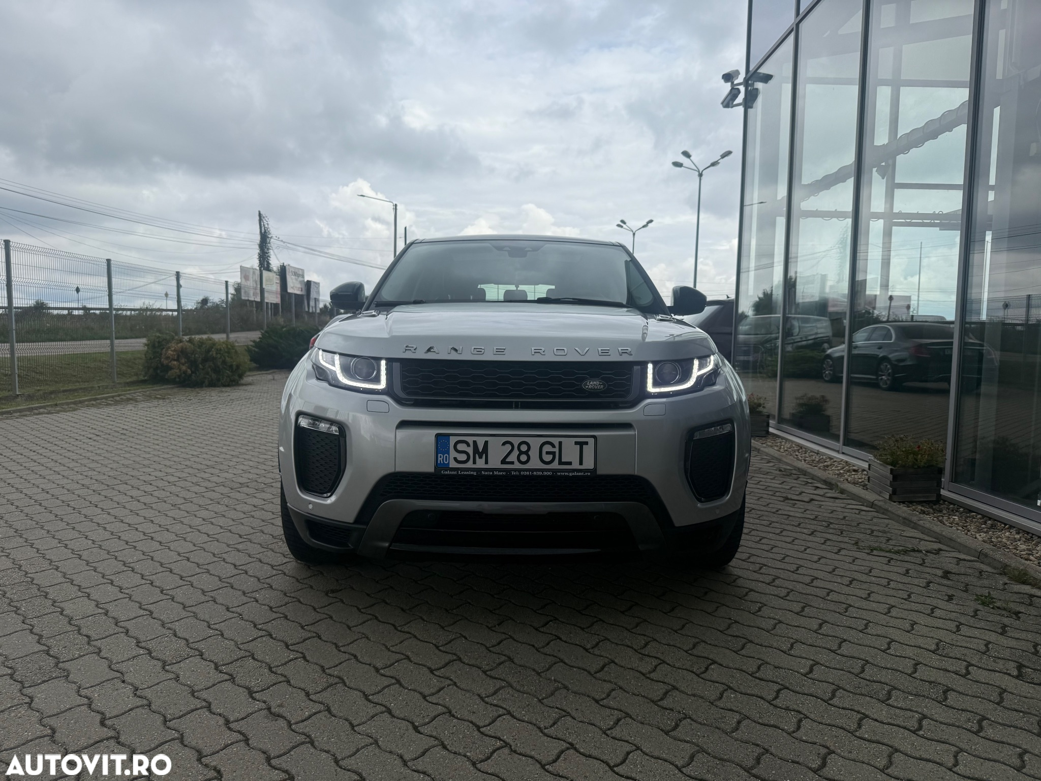 Land Rover Range Rover Evoque 2.0 D150 R-Dynamic HSE - 4