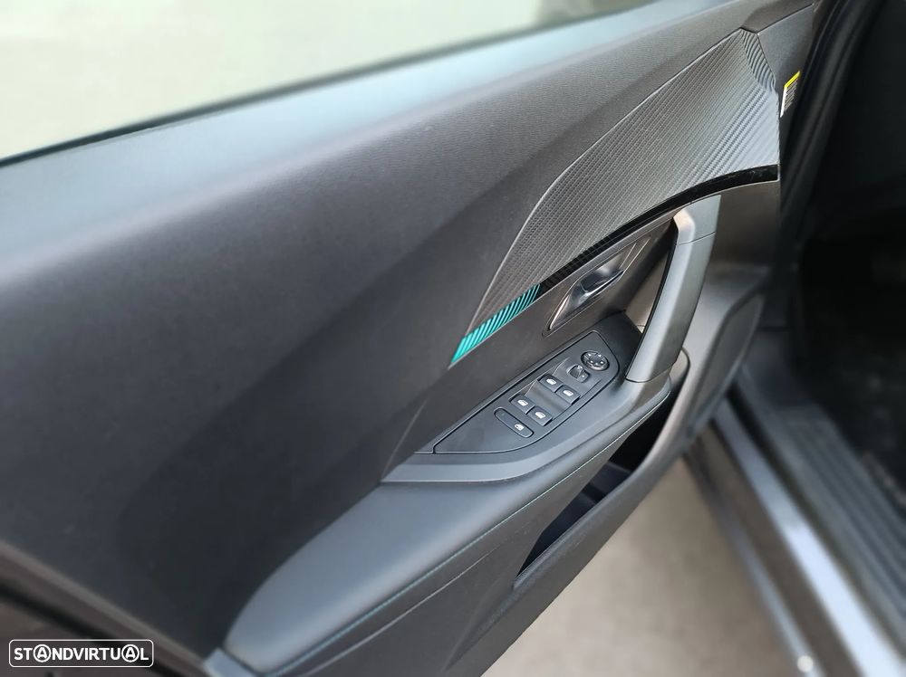 Peugeot 2008 1.2 PureTech Allure Pack EAT8 - 13