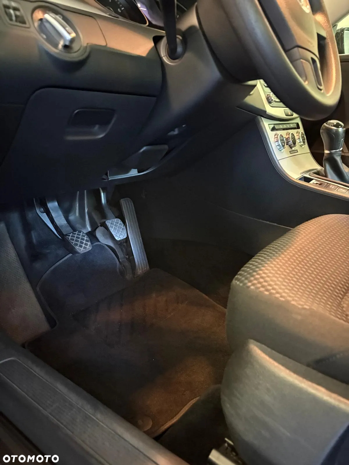Volkswagen Passat 1.4 TSI Trendline - 32