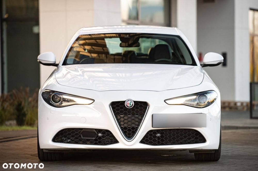 Alfa Romeo Giulia 2.2 - 30