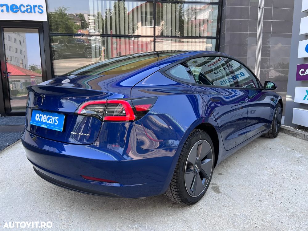 Tesla Model 3 - 3
