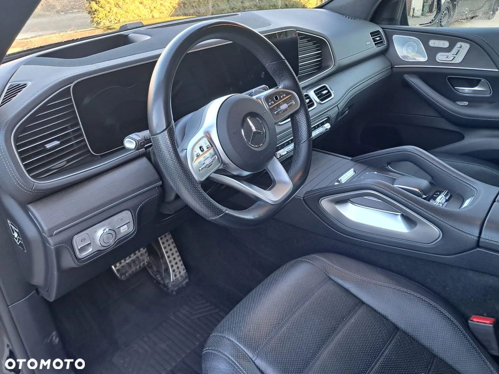 Mercedes-Benz GLS - 12