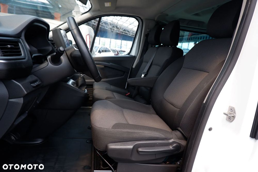 Renault Trafic 2.0 dCi EDC - 11