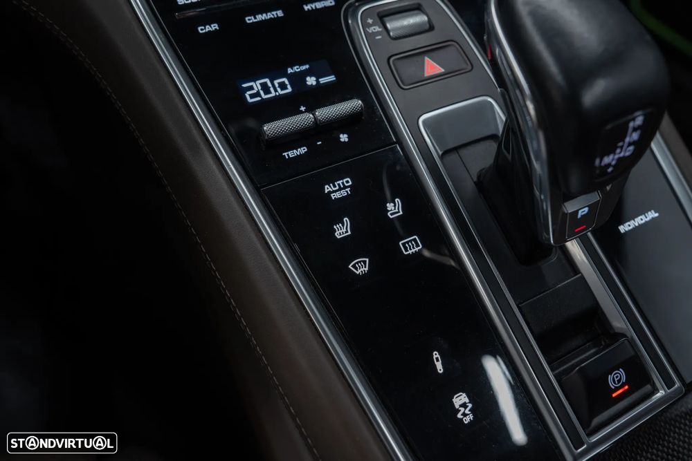 Porsche Panamera Sport Turismo 4 E-Hybrid - 56