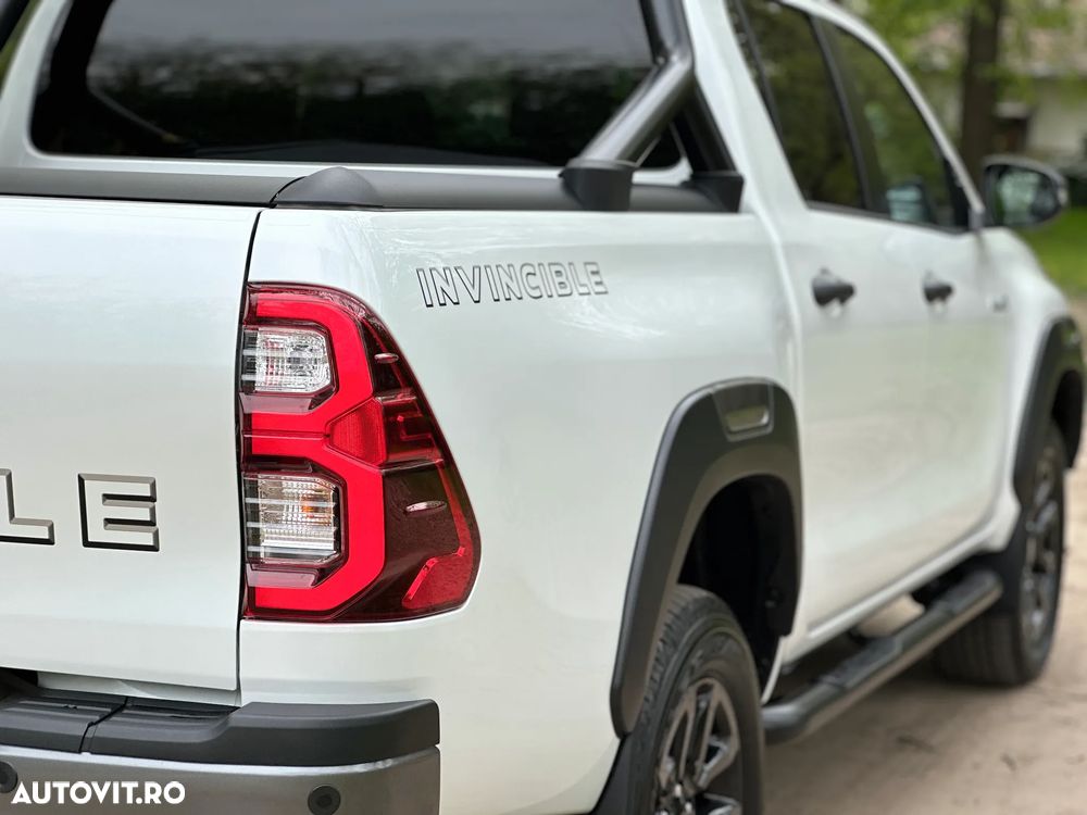 Toyota Hilux 2.8D 204CP 4x4 Double Cab AT MHEV Invincible Color Edition (3E5) - 16