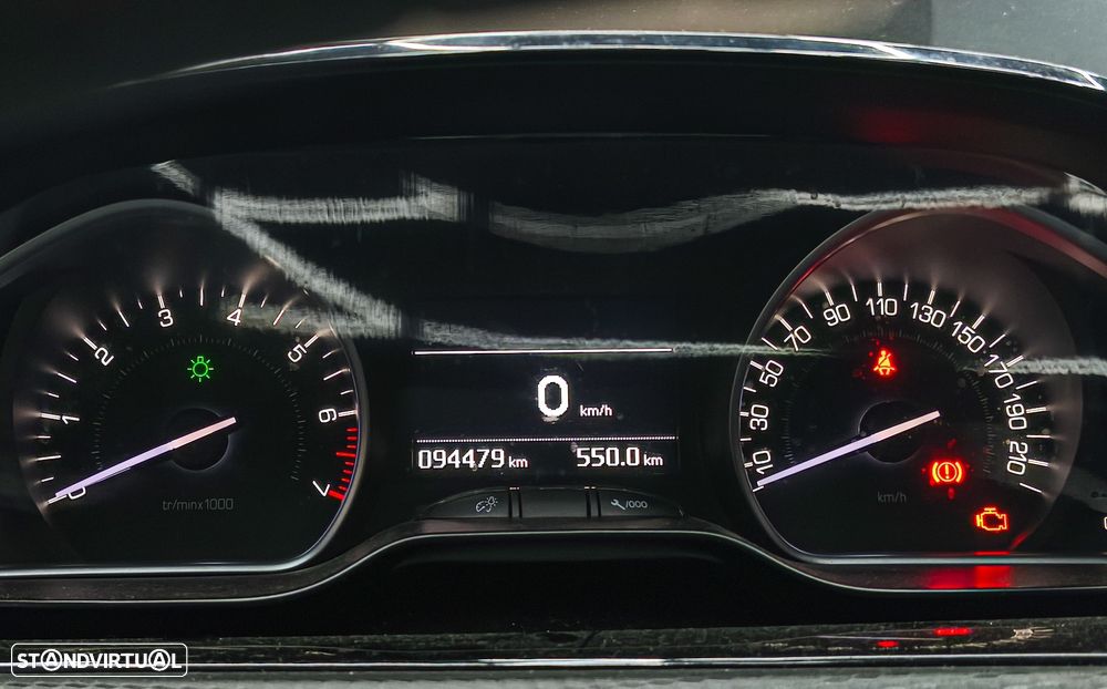 Peugeot 208 1.2 PureTech GT Line - 9