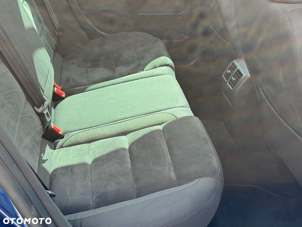 Volkswagen Golf - 22