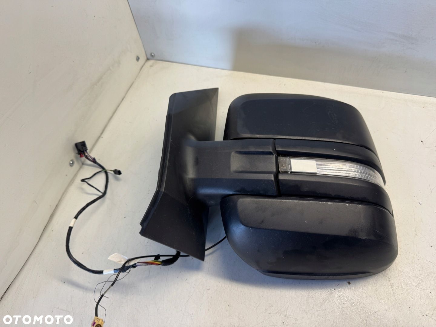 VW CRAFTER II 17r- LUSTERKO LEWE 62 PIN ANTENA EU - 1