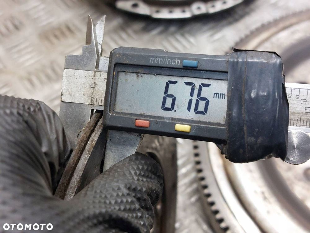 KOŁO DWUMASOWE + TARCZA + DOCISK + ŁOŻYSKO OPOROWE AUDI A4 B5 1.8 20V - 10