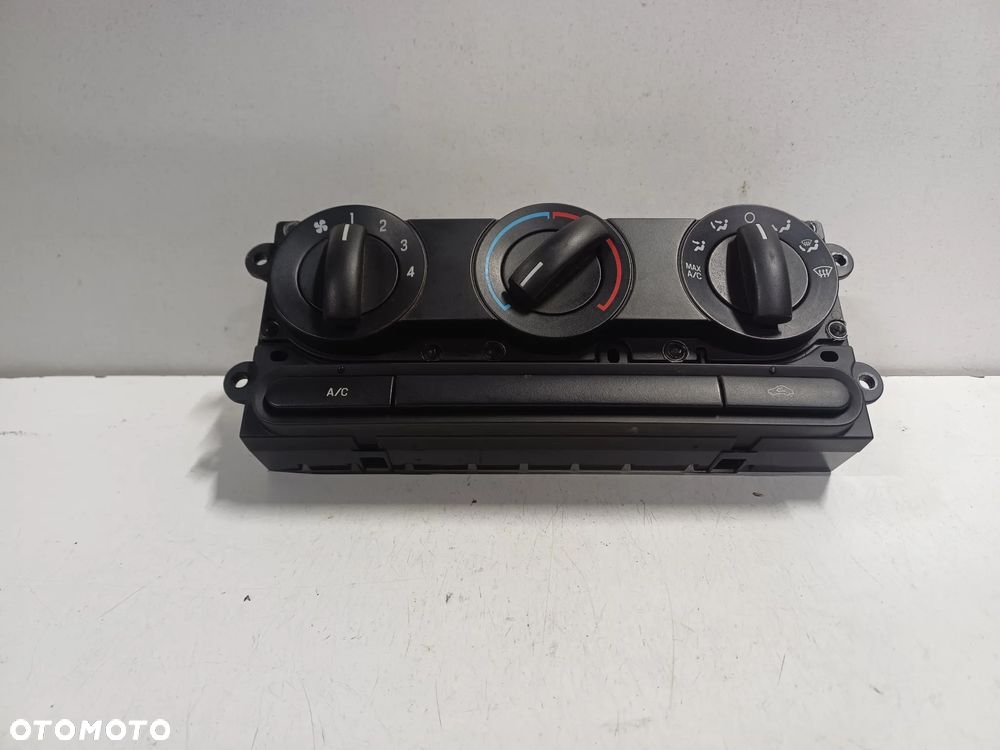 Panel klimatyzacji nawiewu FORD F150 03-08R - 2