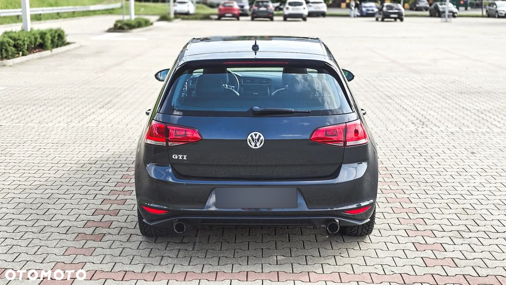Volkswagen Golf - 7