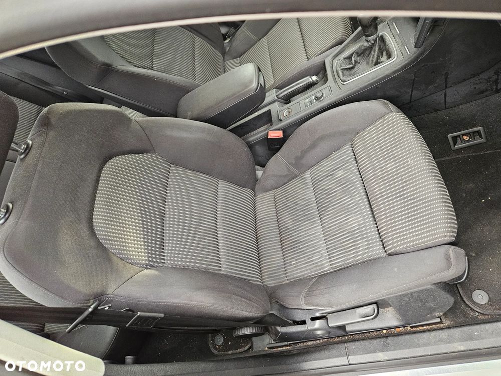Audi A4 B7  fotel przód przedni prawy - 1