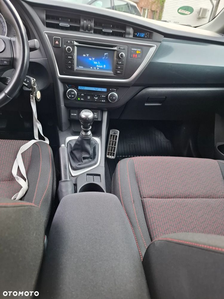Toyota Auris 1.6 Premium Start - 25
