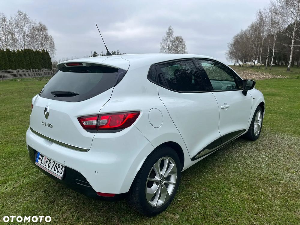 Renault Clio 1.2 16V 75 LIMITED - 3