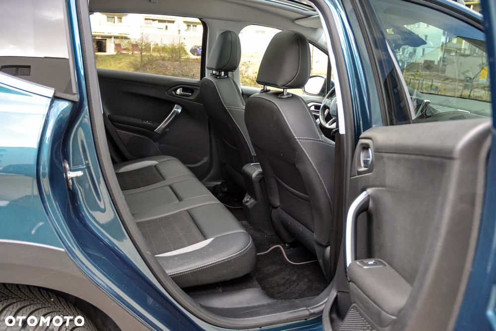 Peugeot 2008 - 12