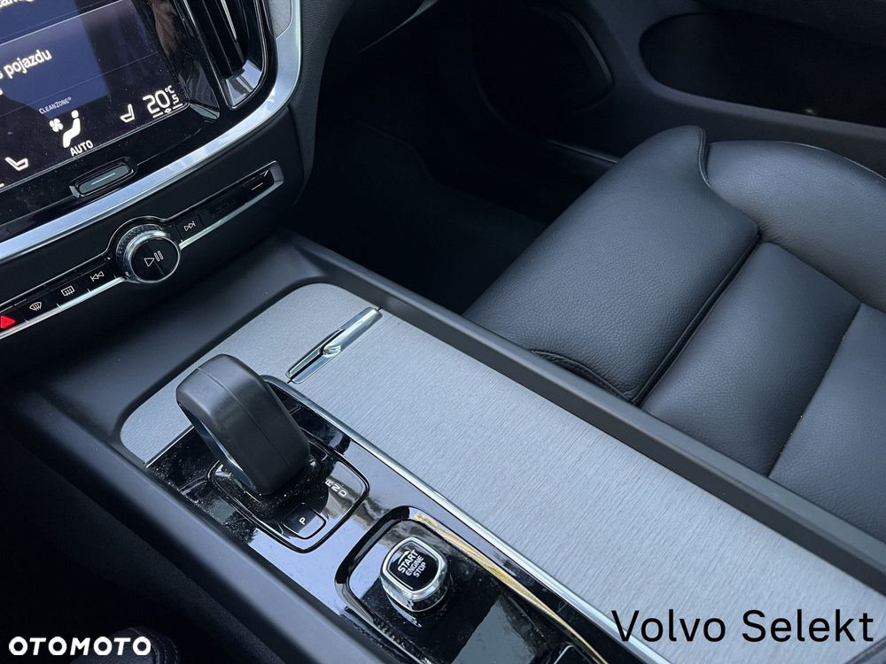 Volvo V60 Cross Country - 14