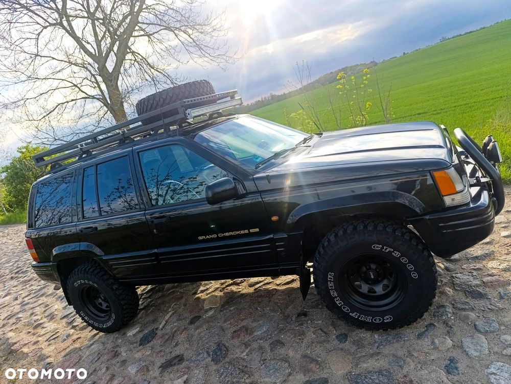 Jeep Grand Cherokee - 27