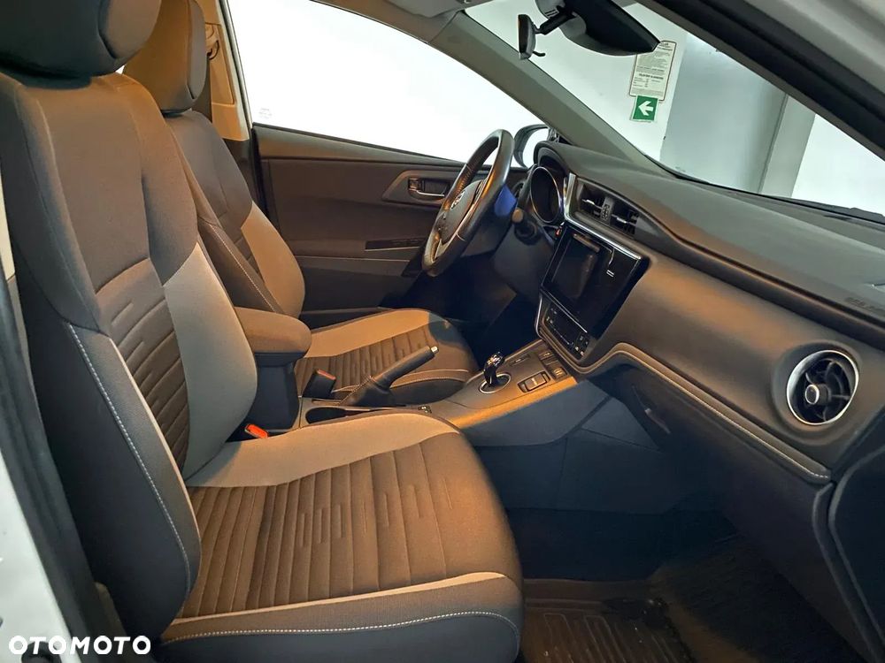 Toyota Auris Hybrid 135 Premium - 5