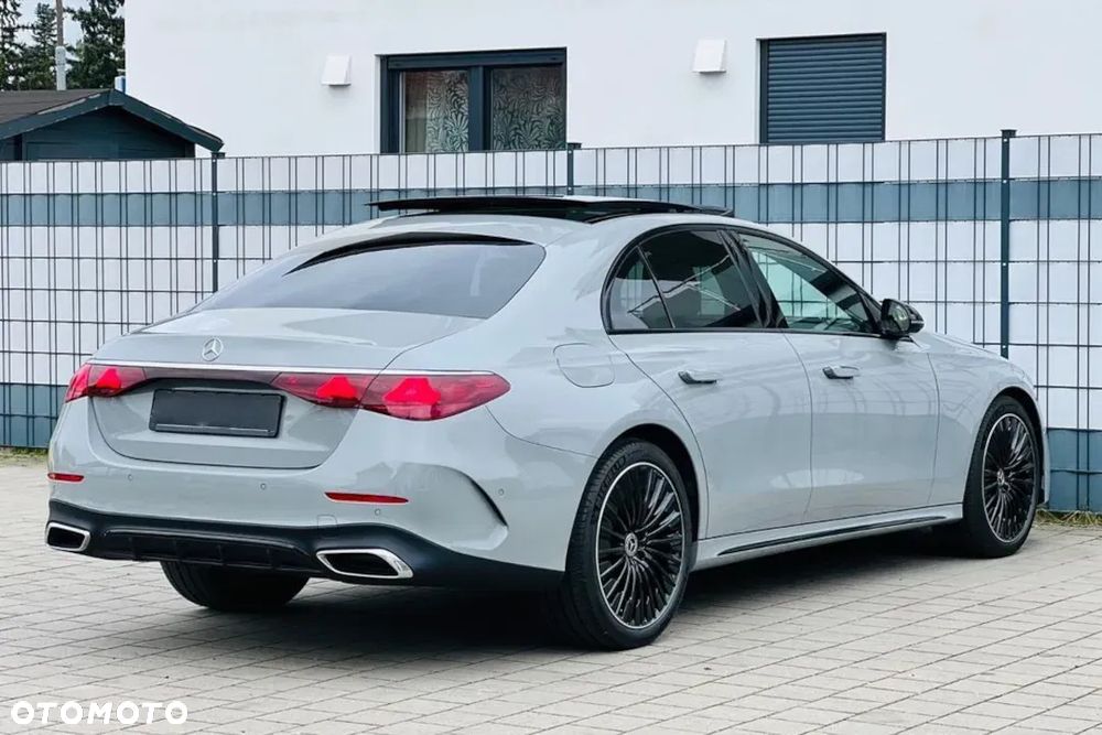 Mercedes-Benz Klasa E 220 d 4Matic 9G-TRONIC Edition AVANTGARDE - 5