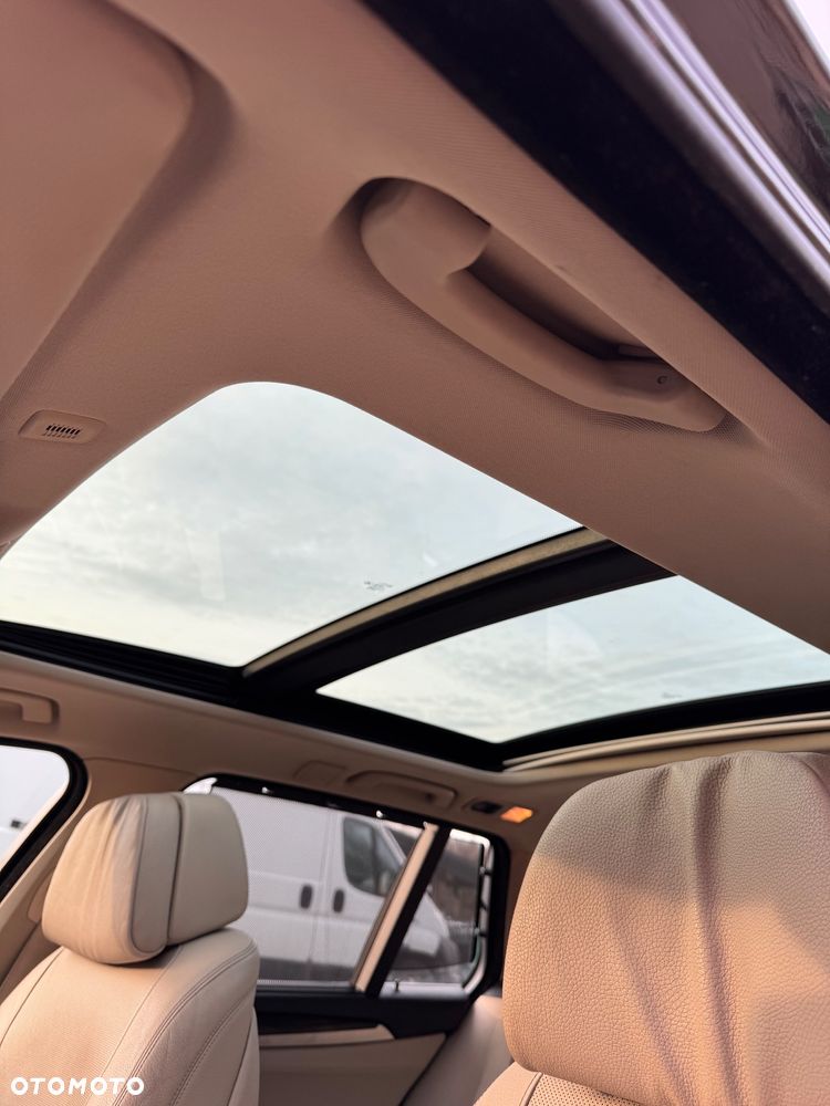BMW Seria 5 525d Luxury Line - 16
