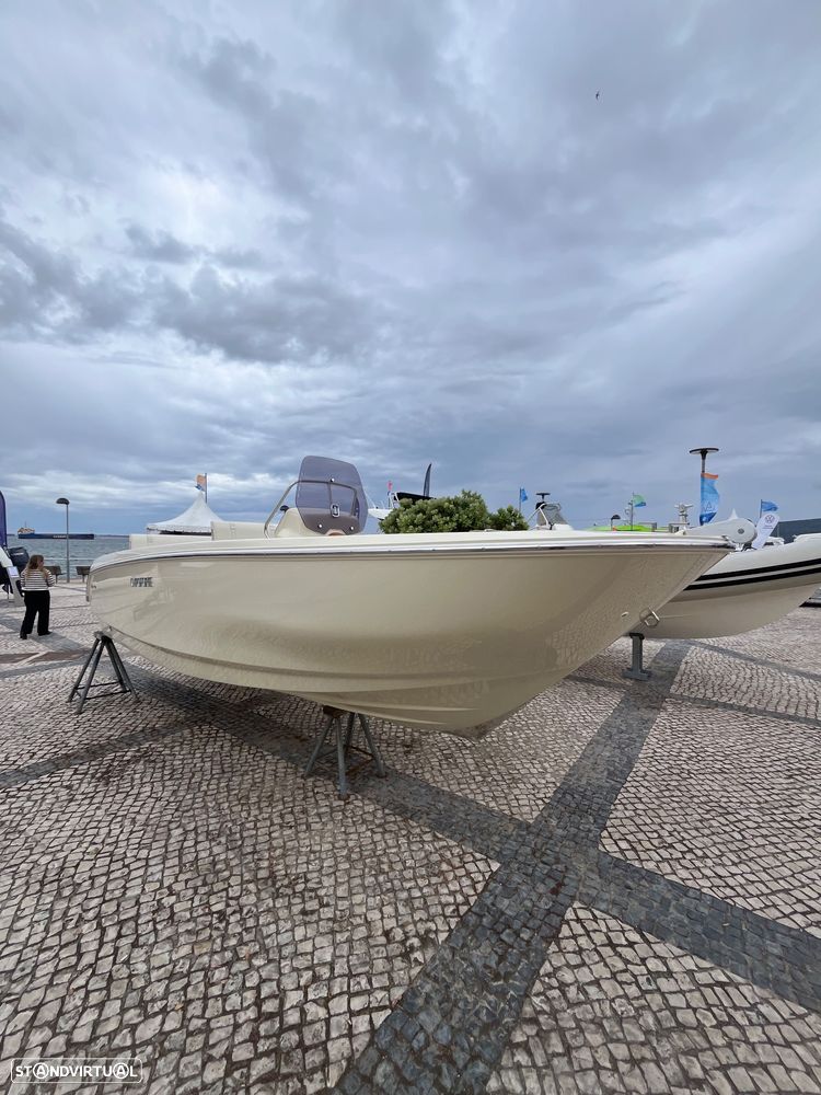 Invictus Yachts CAPOFORTE FX 190