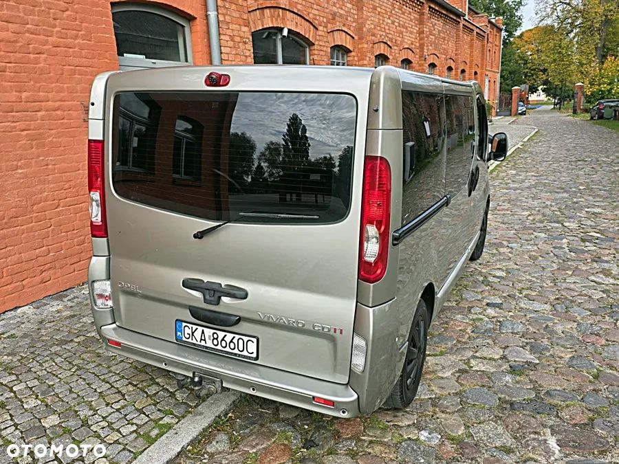 Opel Vivaro - 8