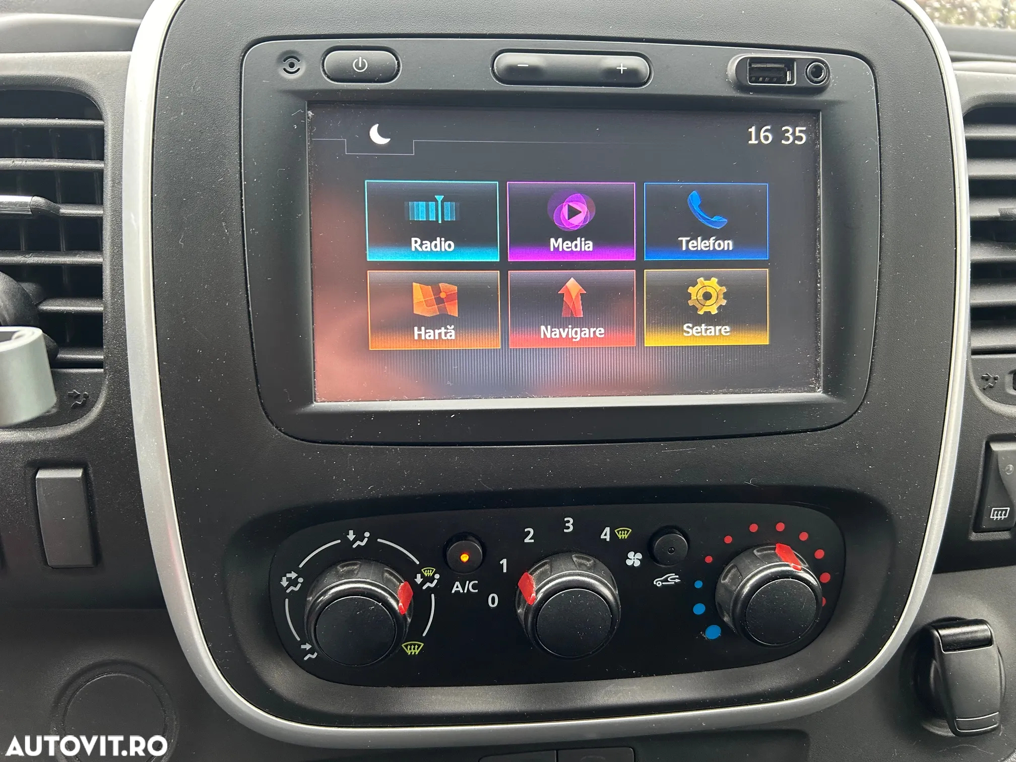 Renault Trafic - 13
