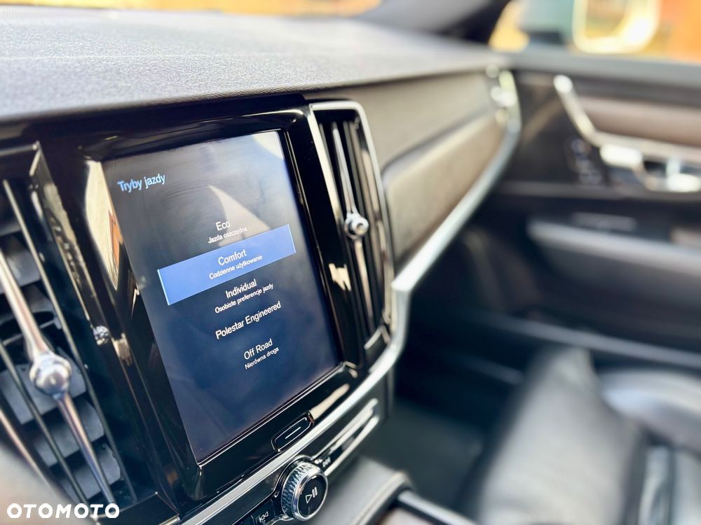 Volvo V90 Cross Country T5 AWD Pro - 22