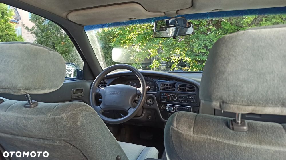 Toyota Camry 3.0 V6 LE - 16