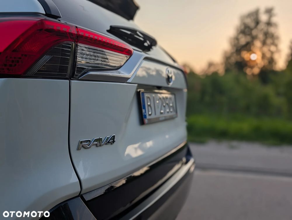 Toyota RAV4 - 9