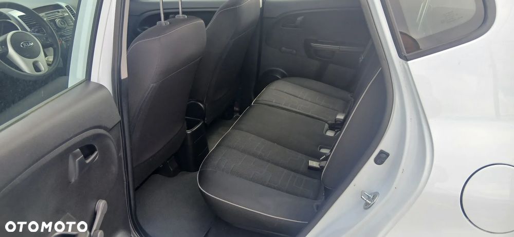 Kia Venga 1.4 CVVT Edition 7 - 8