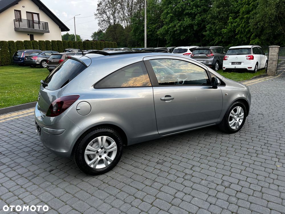 Opel Corsa 1.4 16V Edition - 4