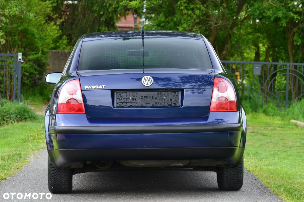 Volkswagen Passat 1.6 Exclusive - 10