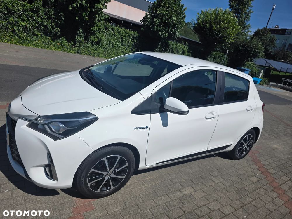 Toyota Yaris Hybrid 100 Selection Platinum - 5