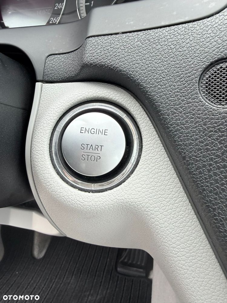 Mercedes-Benz Klasa C 320 CDI Avantgarde 4-Matic - 12