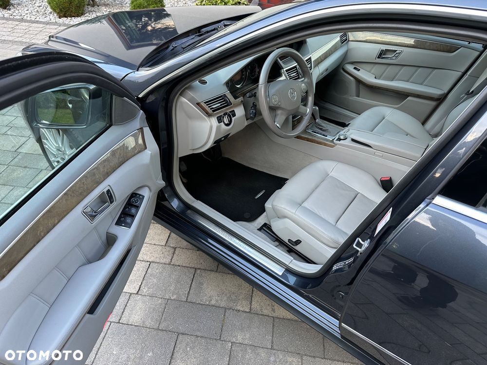 Mercedes-Benz Klasa E 250 T CDI 7G-TRONIC Elegance - 10