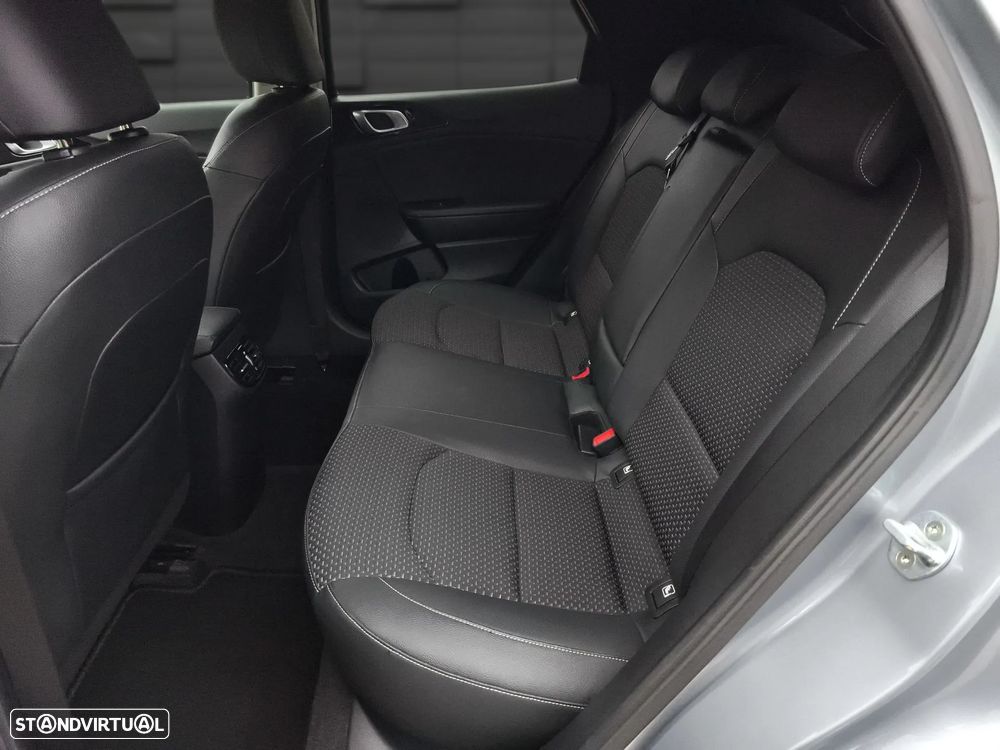 Kia XCeed 1.6 CRDi MHEV Tech - 11