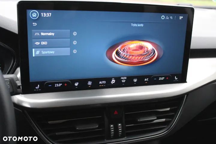 Ford Focus 1.0 EcoBoost Hybrid TITANIUM X - 21